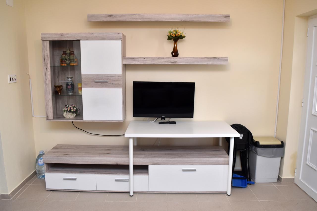 Apartments Oresic Vir Zewnętrze zdjęcie