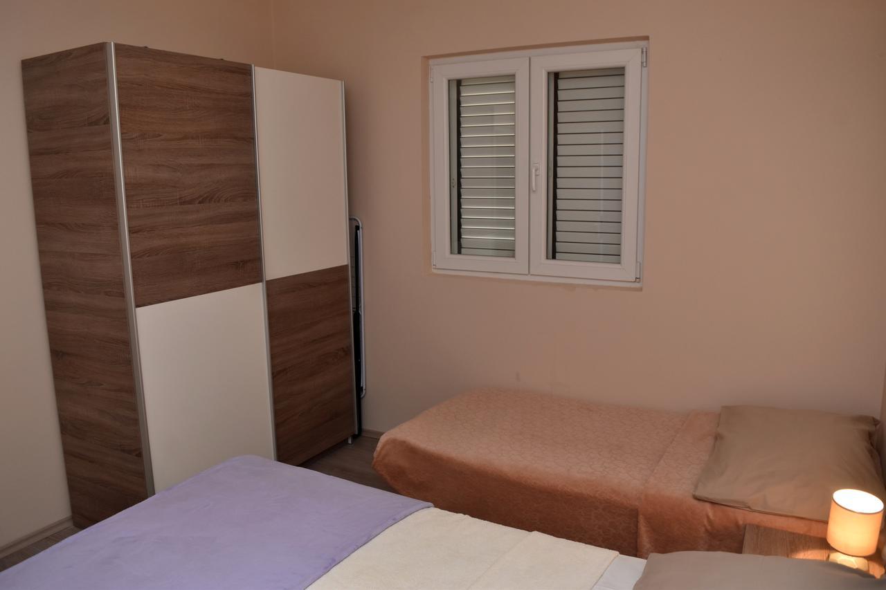 Apartments Oresic Vir Zewnętrze zdjęcie