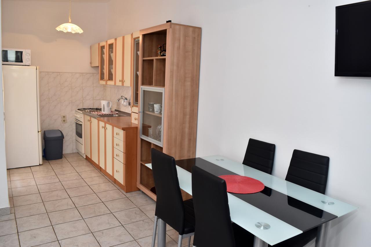 Apartments Oresic Vir Zewnętrze zdjęcie